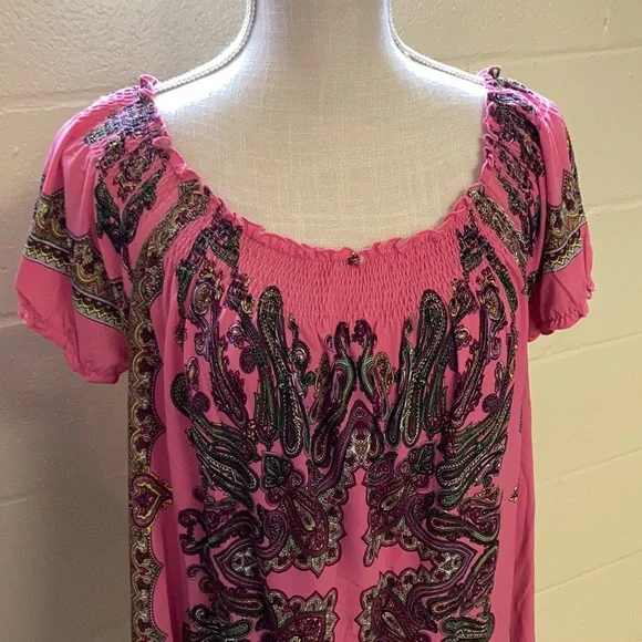 JE Ladies Pink Top - Picture 2 of 8